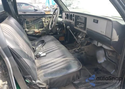 1984 Chevrolet S Truck S10 из США, поврежденный, VIN 1GCCS14B5E8171635